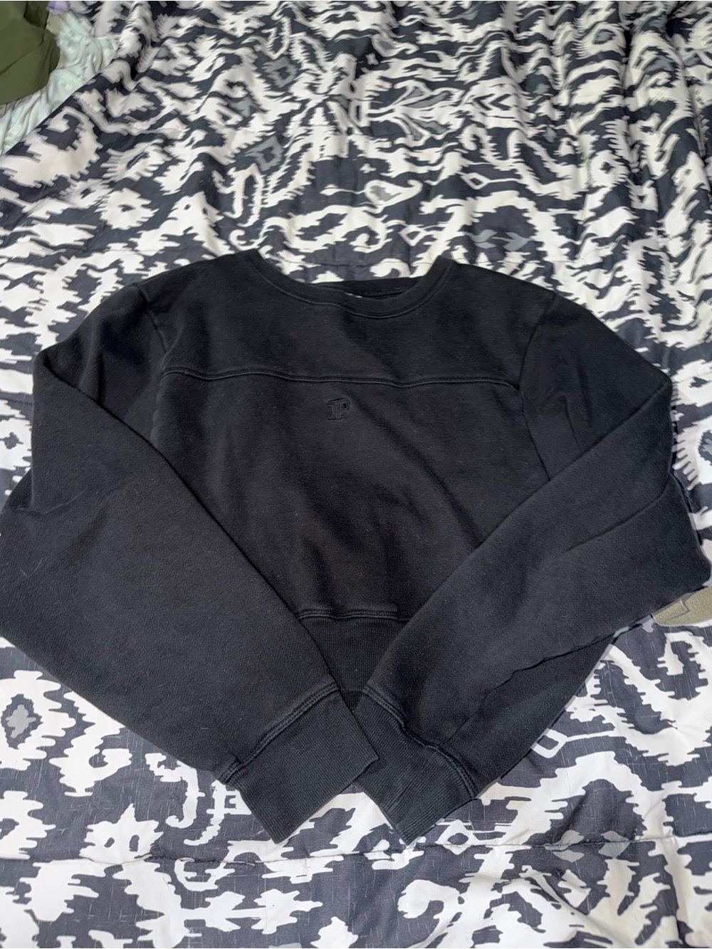 Cropped crewneck
